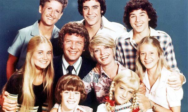 1369111570_2-brady-bunch